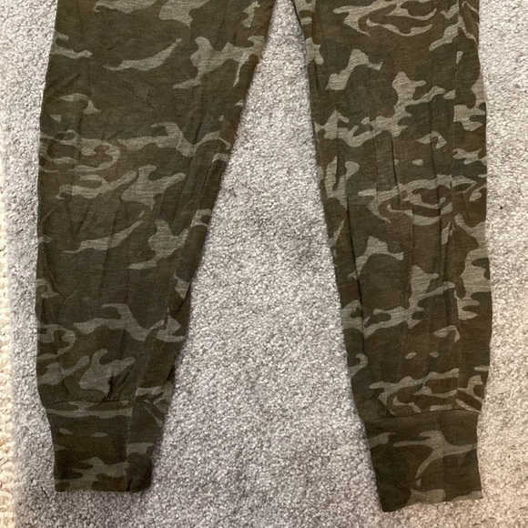 camo joggers - Picture 2 of 3